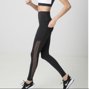 DYI Crochet Mesh Lace Power Tight Legging in Maroon women’s size M high waisted